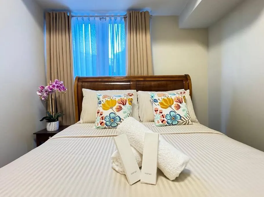 Executive Gem Beside Malls And Bars At Uptown Bgc Manila Apartment
