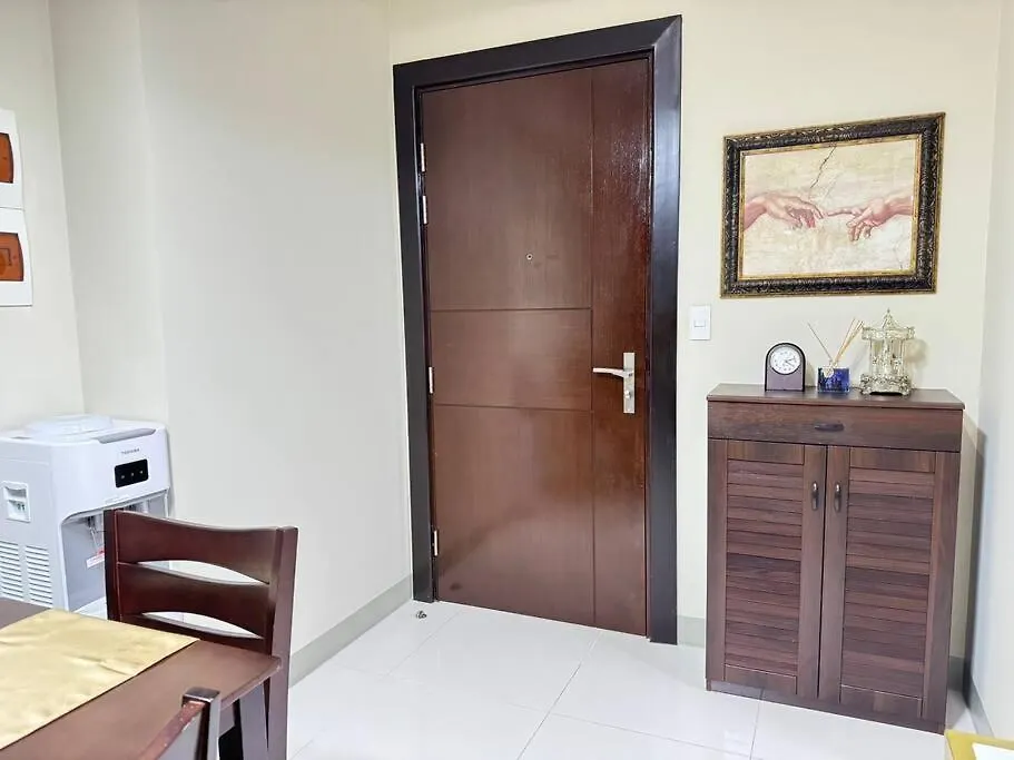 Apartment Executive Gem Beside Malls And Bars At Uptown Bgc Manila