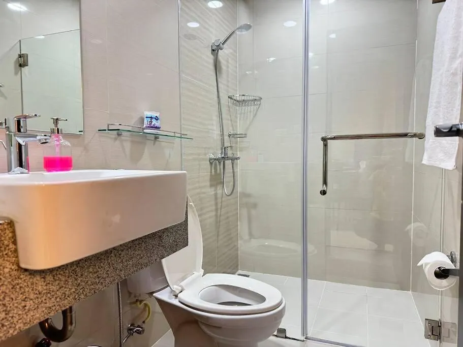 Executive Gem Beside Malls And Bars At Uptown Bgc Manila Philippines