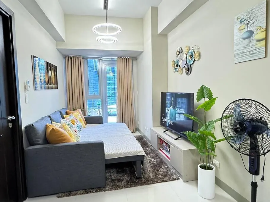Executive Gem Beside Malls And Bars At Uptown Bgc Manila Apartment