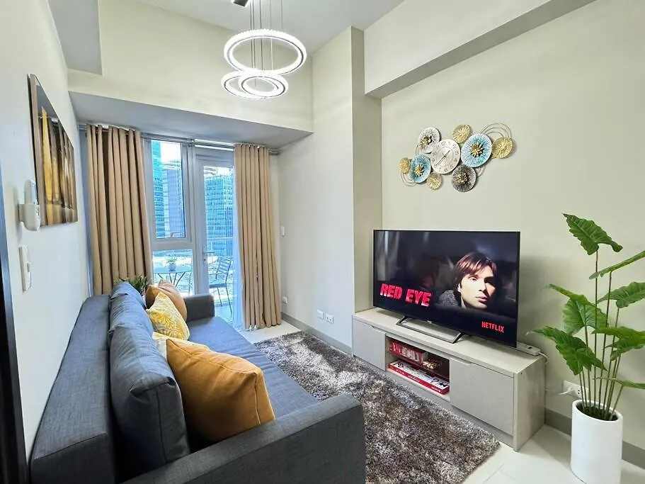 Executive Gem Beside Malls And Bars At Uptown Bgc Manila Apartment
