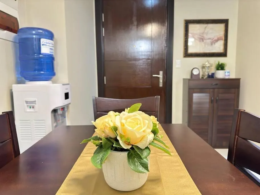Apartment Executive Gem Beside Malls And Bars At Uptown Bgc Manila
