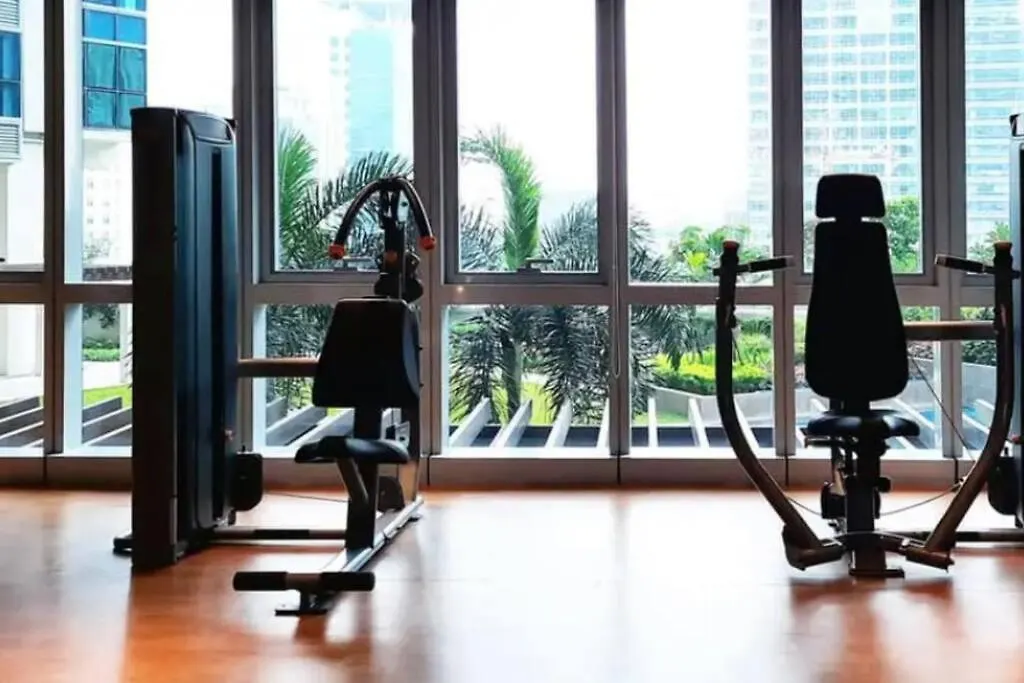 Executive Gem Beside Malls And Bars At Uptown Bgc Manila Philippines