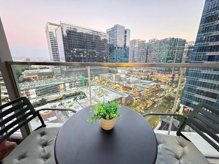 Apartment Executive Gem Beside Malls And Bars At Uptown Bgc Manila