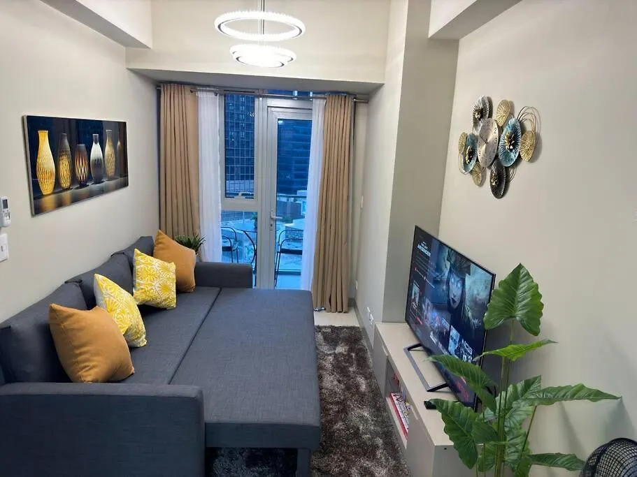 Executive Gem Beside Malls And Bars At Uptown Bgc Manila Philippines
