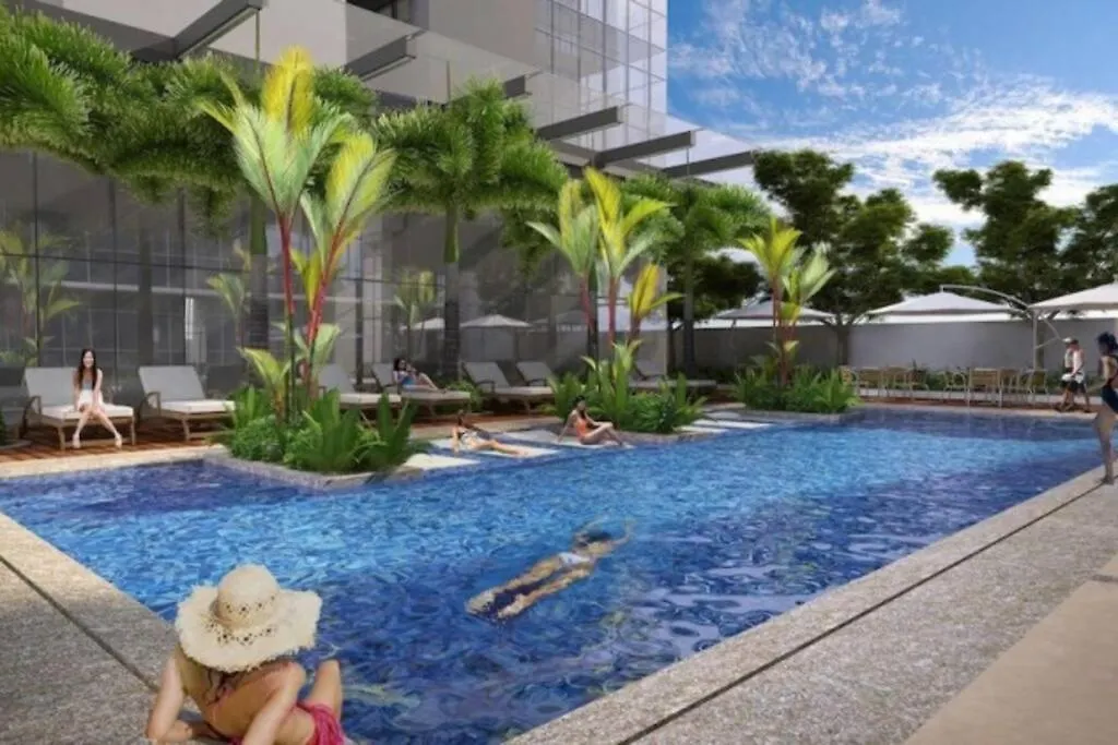 Executive Gem Beside Malls And Bars At Uptown Bgc Manila
